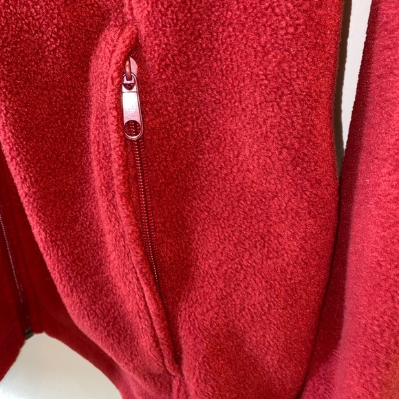 Red Fleece Columbia zip up jacket with zipped pockets - Picture 4 of 6